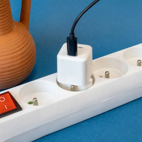 Chargeur secteur AKASHI ALTACOFG30WH - 3